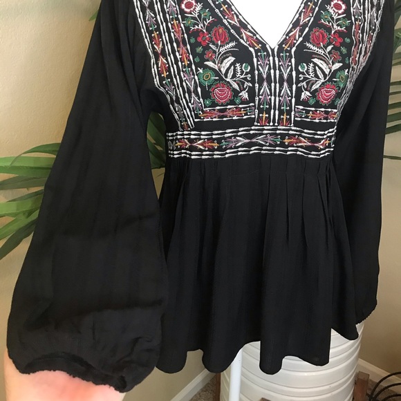 Knox Rose Embroidered Top-Blouse - Size: XS - Picture 9 of 17